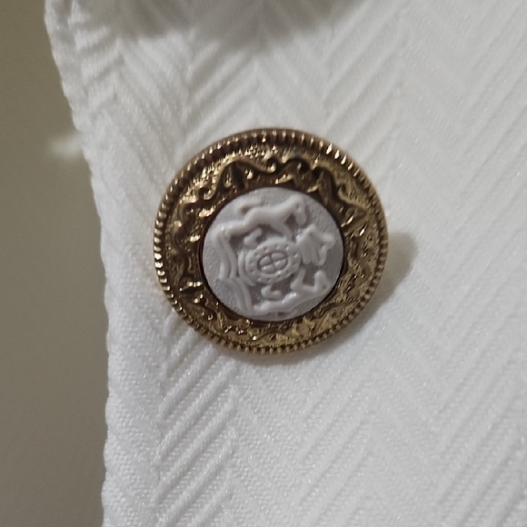 Chic White Women's Blazer - Picture 3 of 15